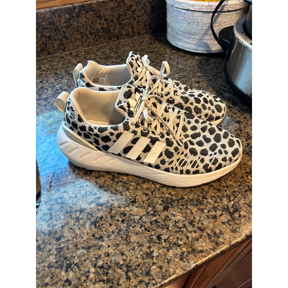 Adidas Swift Run 22 Leopard Print Sneakers Black White GZ1553 Mens 7 Women 8.5